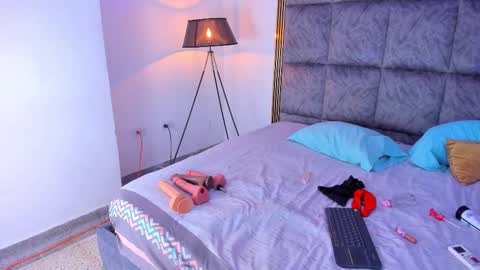 samanthaa_gil_ online show from December 14, 4:29 am