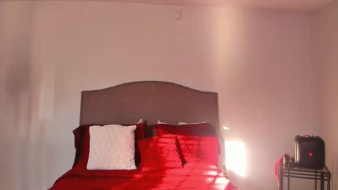 Yaya online show from November 6, 1:50 pm