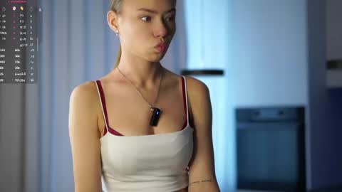 Vivienne online show from July 7, 1:08 am