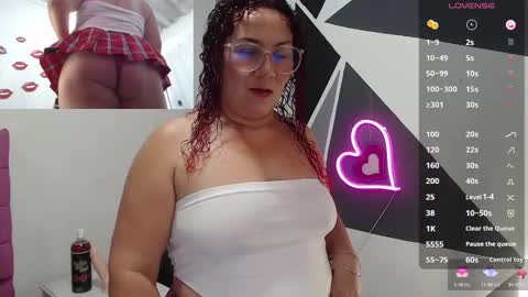 Snapshot of samy_sexxx_ chatting on September 18, 8:07 pm Samy online show from September 18, 8:07 pm