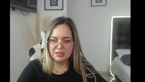 Snapshot of samy_vsn chatting on October 3, 7:19 pm samy_vsn online show from October 3, 7:19 pm