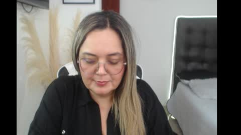 Snapshot of samy_vsn chatting on September 17, 7:56 pm samy_vsn online show from September 17, 7:56 pm