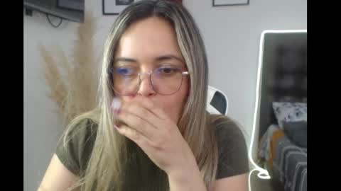 Snapshot of samy_vsn chatting on October 8, 5:50 pm samy_vsn online show from October 8, 5:50 pm