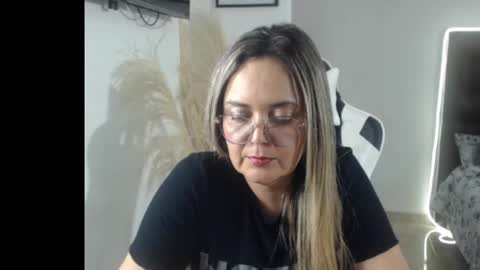 Snapshot of samy_vsn chatting on October 14, 12:24 am samy_vsn online show from October 14, 12:24 am