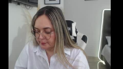 Snapshot of samy_vsn chatting on October 1, 6:57 pm samy_vsn online show from October 1, 6:57 pm