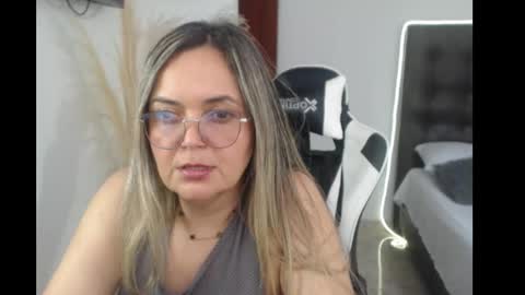 Snapshot of samy_vsn chatting on October 2, 7:08 pm samy_vsn online show from October 2, 7:08 pm