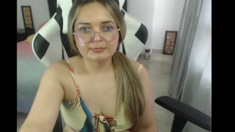 Snapshot of samy_vsn chatting on March 5, 9:17 pm samy_vsn online show from March 5, 9:17 pm