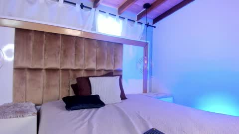 samysharky online show from November 6, 3:18 pm