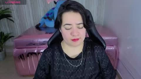 samythomas_t online show from February 26, 8:41 pm