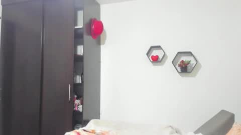 Sanddi  online show from February 9, 7:38 pm