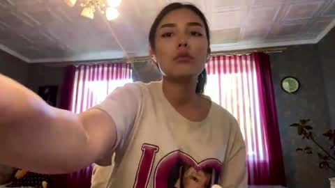Kira online show from May 28, 2:04 pm