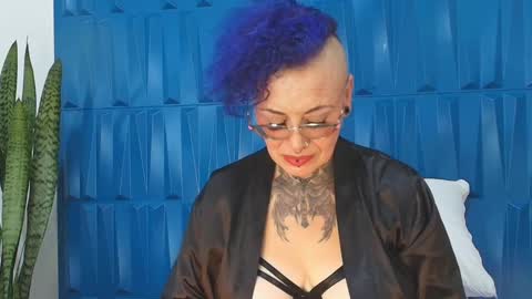 Snapshot of sandyrosee_ chatting on February 7, 11:03 pm Sandy Rose online show from February 7, 11:03 pm