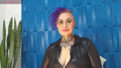 Snapshot of sandyrosee_ chatting on January 28, 5:46 pm Sandy Rose online show from January 28, 5:46 pm