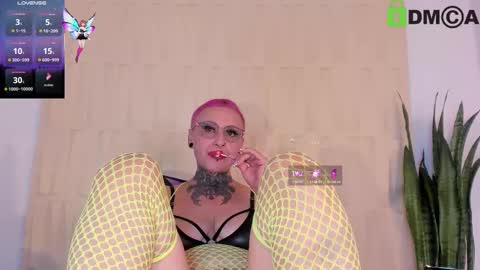 Snapshot of sandyrosee_ chatting on September 13, 3:25 am Sandy Rose online show from September 13, 3:25 am
