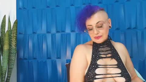 Snapshot of sandyrosee_ chatting on January 13, 5:02 pm Sandy Rose online show from January 13, 5:02 pm