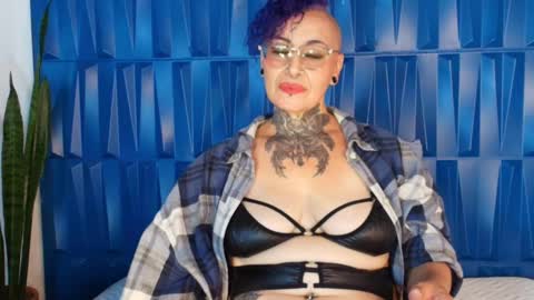 Snapshot of sandyrosee_ chatting on February 19, 4:55 pm Sandy Rose online show from February 19, 4:55 pm