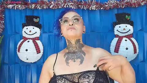 Snapshot of sandyrosee_ chatting on December 19, 9:16 pm Sandy Rose online show from December 19, 9:16 pm