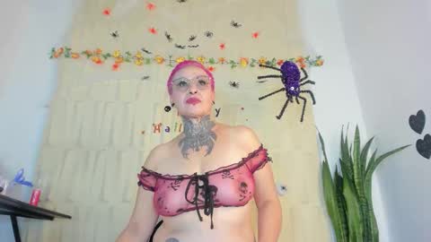 Snapshot of sandyrosee_ chatting on October 19, 5:31 am Sandy Rose online show from October 19, 5:31 am