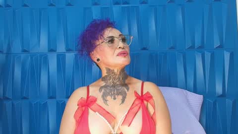 Snapshot of sandyrosee_ chatting on February 1, 5:05 pm Sandy Rose online show from February 1, 5:05 pm