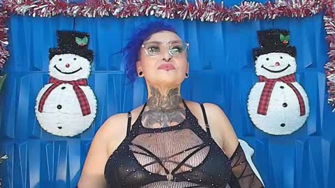 Snapshot of sandyrosee_ chatting on December 13, 6:27 pm Sandy Rose online show from December 13, 6:27 pm