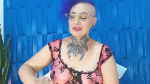 Snapshot of sandyrosee_ chatting on January 3, 6:14 pm Sandy Rose online show from January 3, 6:14 pm