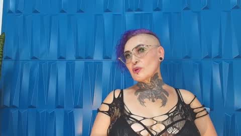 Snapshot of sandyrosee_ chatting on February 3, 7:52 pm Sandy Rose online show from February 3, 7:52 pm