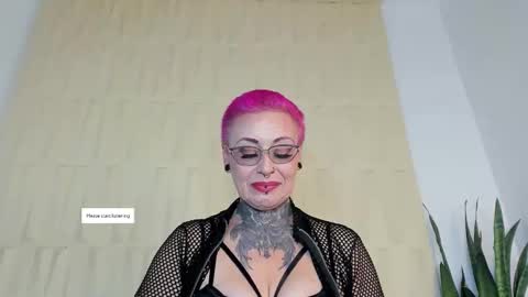Snapshot of sandyrosee_ chatting on October 11, 5:45 am Sandy Rose online show from October 11, 5:45 am