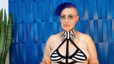Snapshot of sandyrosee_ chatting on February 17, 5:01 pm Sandy Rose online show from February 17, 5:01 pm