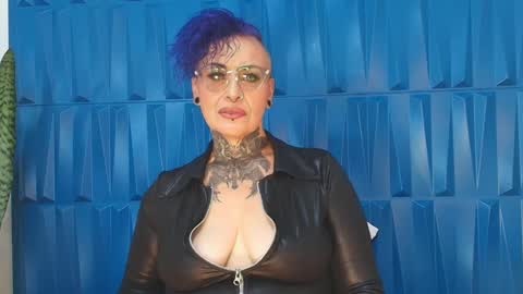 Snapshot of sandyrosee_ chatting on February 11, 6:55 pm Sandy Rose online show from February 11, 6:55 pm