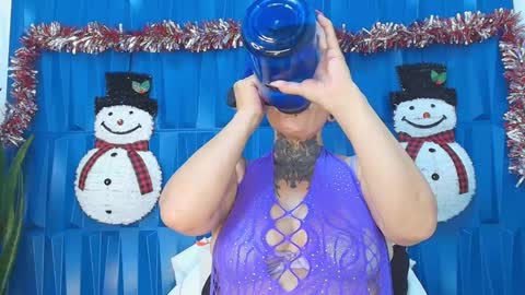 Snapshot of sandyrosee_ chatting on December 21, 7:06 pm Sandy Rose online show from December 21, 7:06 pm