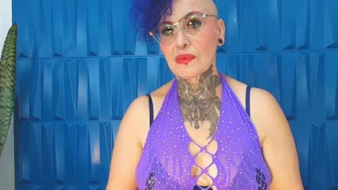 Snapshot of sandyrosee_ chatting on February 6, 7:29 pm Sandy Rose online show from February 6, 7:29 pm