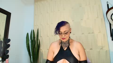 Snapshot of sandyrosee_ chatting on March 9, 11:25 am Sandy Rose online show from March 9, 11:25 am