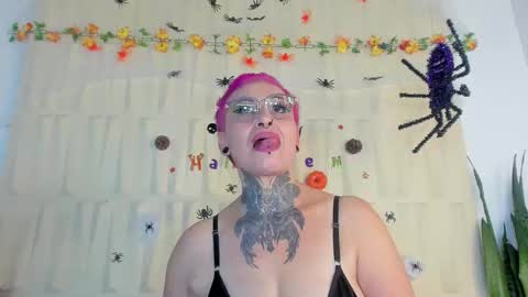Snapshot of sandyrosee_ chatting on October 17, 5:10 am Sandy Rose online show from October 17, 5:10 am