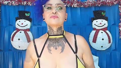 Snapshot of sandyrosee_ chatting on December 17, 6:09 pm Sandy Rose online show from December 17, 6:09 pm