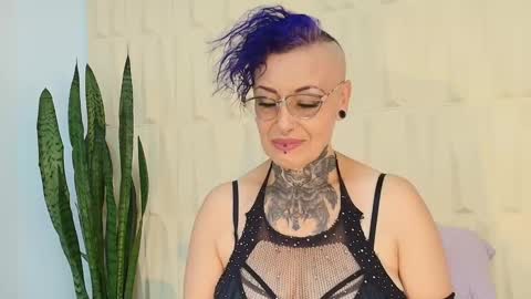 Snapshot of sandyrosee_ chatting on March 6, 5:22 pm Sandy Rose online show from March 6, 5:22 pm