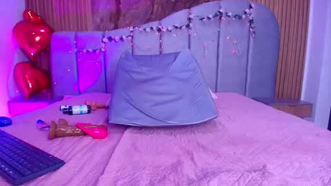 Sara online show from February 26, 12:59 pm