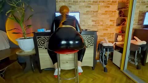 sara  foxy online show from February 1, 2:10 am