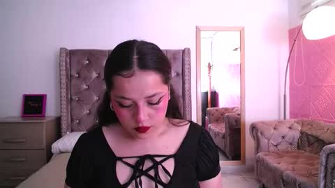 Sara Campur online show from December 3, 12:40 pm