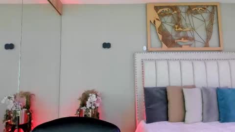    online show from March 21, 11:26 am