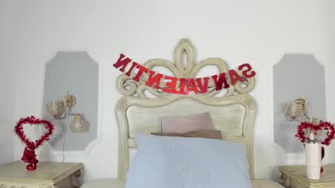 Snapshot of sara__williams chatting on February 14, 3:43 am Sara online show from February 14, 3:43 am