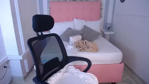 Snapshot of sara_angeelss chatting on September 25, 9:45 pm Sara... online show from September 25, 9:45 pm
