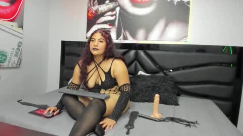 Snapshot of sara_bdsm chatting on October 2, 2:55 pm sara_bdsm online show from October 2, 2:55 pm