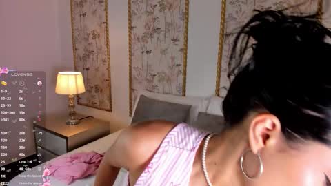 Sara online show from November 1, 7:29 pm