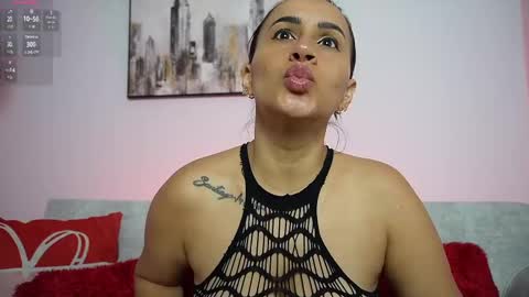 Snapshot of sara_charmy chatting on March 4, 11:29 am online show from March 4, 11:29 am
