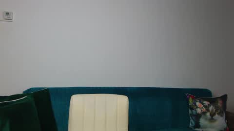 Im Sara I am happy to be here  online show from May 17, 6:34 am