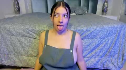 Sara  online show from May 28, 12:14 pm