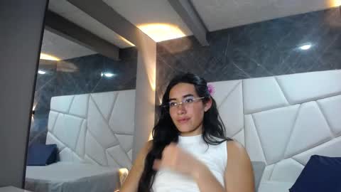 Sara online show from May 12, 4:13 pm