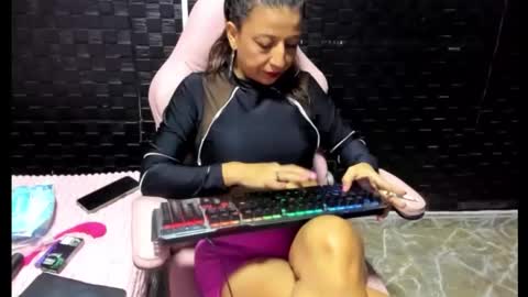 Snapshot of sara_hot_2 chatting on February 9, 11:46 pm no limits sarah online show from February 9, 11:46 pm