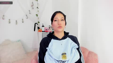 Snapshot of sara_kurt chatting on January 19, 12:07 pm Sara online show from January 19, 12:07 pm
