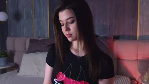 Sara online show from April 10, 4:13 pm